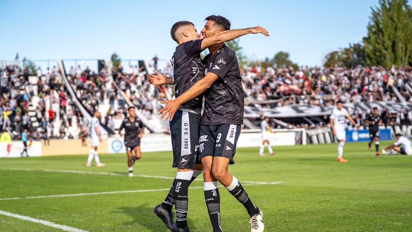 Dowman becomes youngest Premier League starter